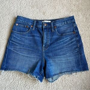 MADEWELL HIGH RISE DENIM SHORT. Size 28 (6).
